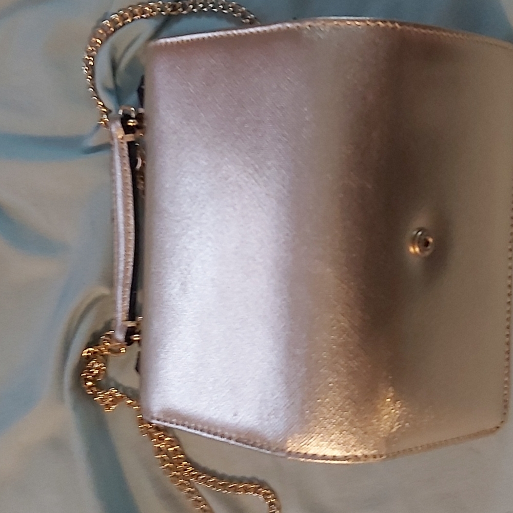 Nwot victoria's secret trifold gold chain pocketbook - Picture 4 of 7
